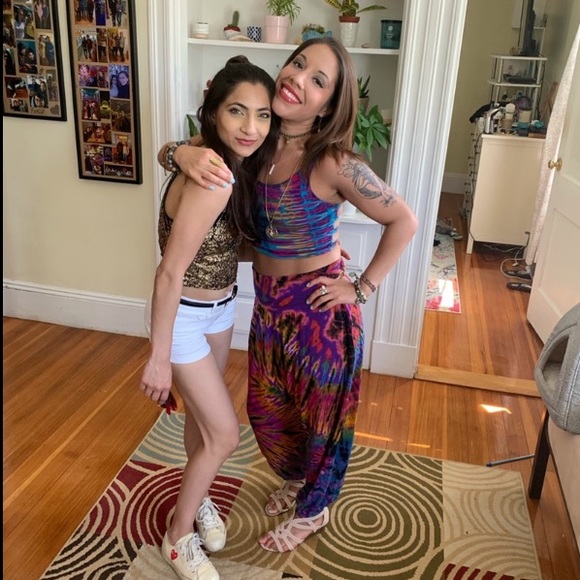 Meet your Posher, Amanda - Picture 4 of 4